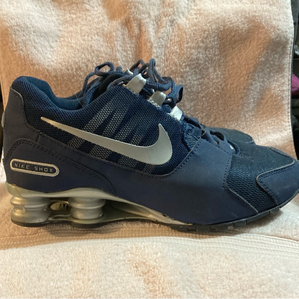 NIKE Shox sneakers Navy w silver accent  sz.10 woman / 9.5men
